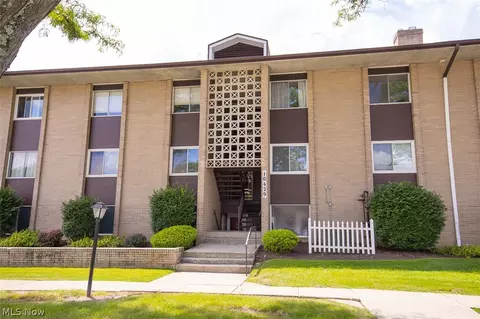 10429 N Church Dr #116, Parma Heights, OH 44130