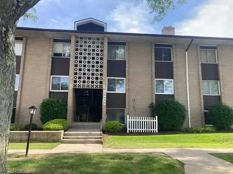 10429 N Church Dr #116, Parma Heights, OH 44130