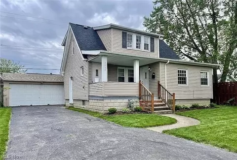 2433 Tuxedo Ave, Parma, OH 44134