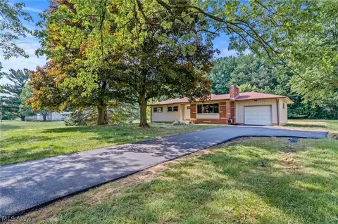 1709 Berna Rd, Akron, OH 44312
