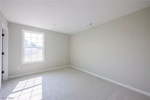 Bedroom - 8010 Echo Hill Manor Dr, Mentor, OH 44060 photo 1 of 5