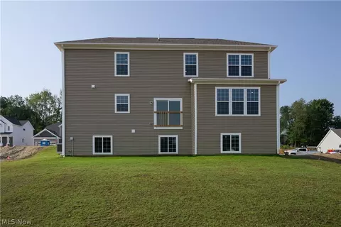 Exterior - 8010 Echo Hill Manor Dr, Mentor, OH 44060 photo 2 of 2
