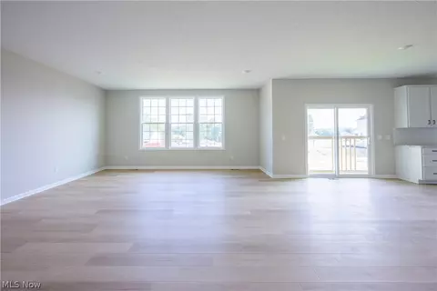 Living - 8010 Echo Hill Manor Dr, Mentor, OH 44060 photo 3 of 4