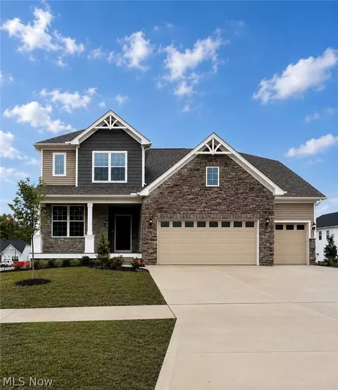 8010 Echo Hill Manor Dr, Mentor, OH 44060