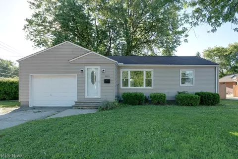 1211 Jakse Dr, Eastlake, OH 44095