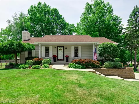 408 Abbyshire Rd, Akron, OH 44319