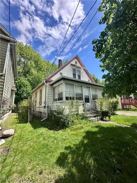 855 Beardsley St, Akron, OH 44311 photo 2