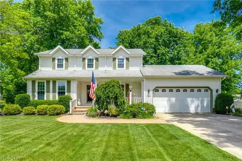 2705 Calais Dr, Stow, OH 44224