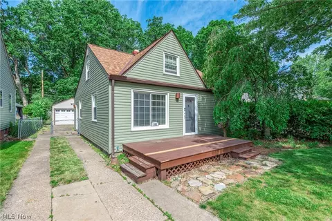 168 Beck Rd, Avon Lake, OH 44012