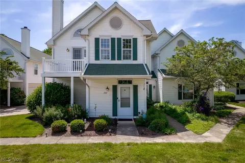 282 Vista Cir, North Olmsted, OH 44070