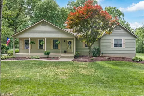1312 Evelyn Ln, Akron, OH 44306