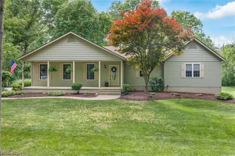 1312 Evelyn Ln, Akron, OH 44306