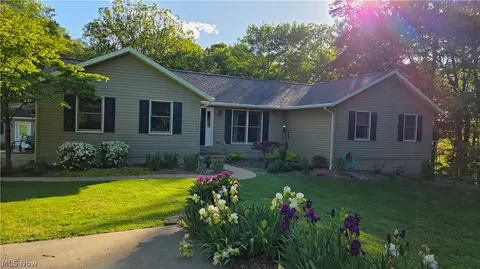 239 Cornes Rd, Little Hocking, OH 45742