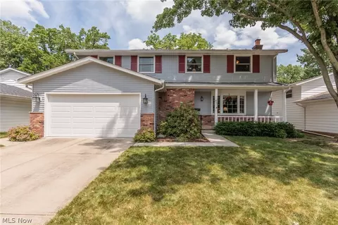 457 Edgewood Cir, Berea, OH 44017
