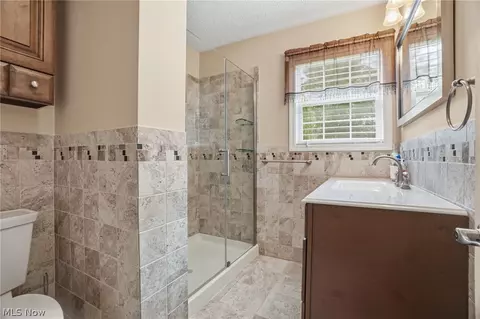 Bath - 4122 Denise Dr, Ashtabula, OH 44004 photo 1 of 4