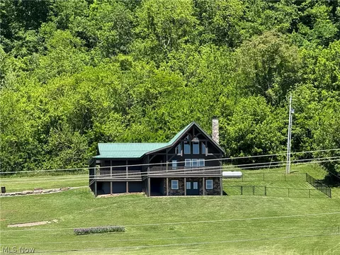476 Browns Ln, Newport, OH 45768