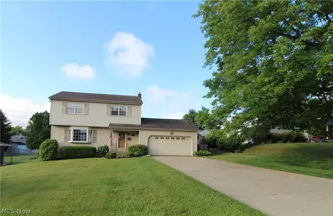 2329 Venloe Dr, Poland, OH 44514