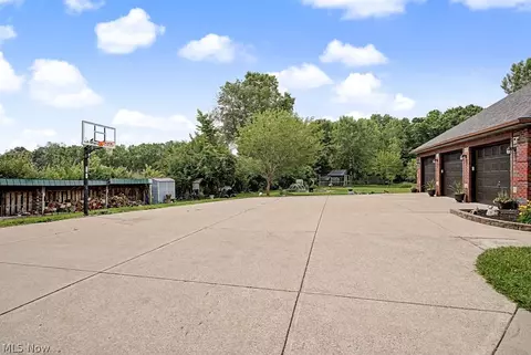 Exterior - 3787 Miller Rd, Springfield, OH 45502 photo 7 of 9
