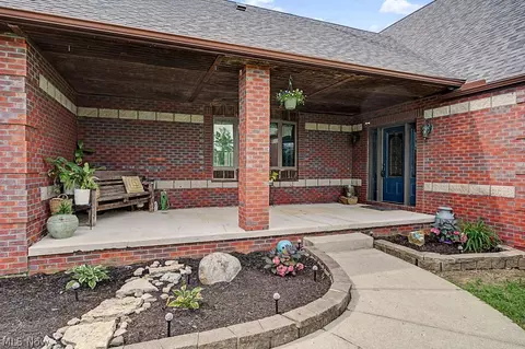 Exterior - 3787 Miller Rd, Springfield, OH 45502 photo 2 of 9