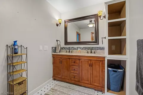 Bath - 3787 Miller Rd, Springfield, OH 45502 photo 3 of 5
