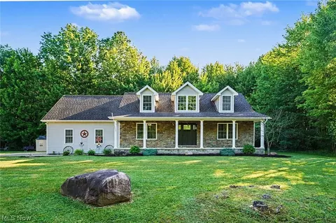 1310 Morning Star Dr, Roaming Shores, OH 44084