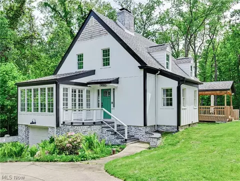 3246 Stimson Rd, Barberton, OH 44203