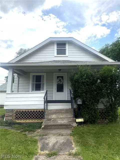 1130 3rd St NW, New Philadelphia, OH 44663