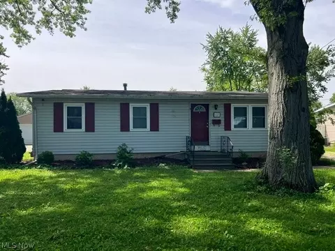 823 Stanford Ave, Elyria, OH 44035
