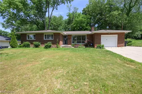 1279 Chippewa Ave, Akron, OH 44305