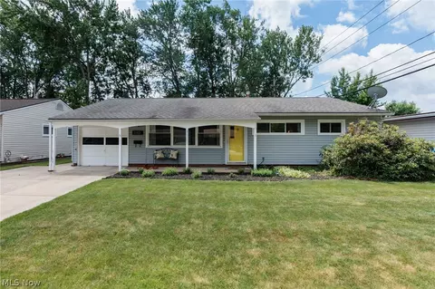 11901 Appleton Dr, Parma Heights, OH 44130