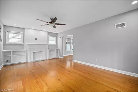 Living - 337 Harvard Ave, Elyria, OH 44035 photo 2 of 5