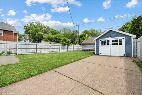 Exterior - 337 Harvard Ave, Elyria, OH 44035 photo 6 of 7