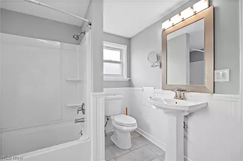 Bath - 337 Harvard Ave, Elyria, OH 44035 photo 2 of 2