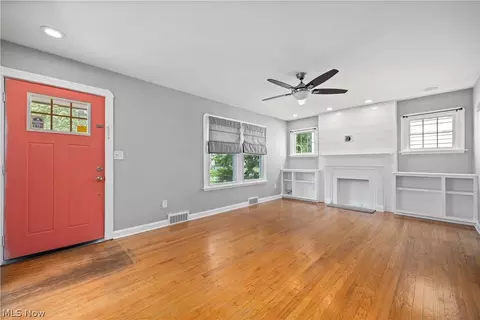 Living - 337 Harvard Ave, Elyria, OH 44035 photo 1 of 5