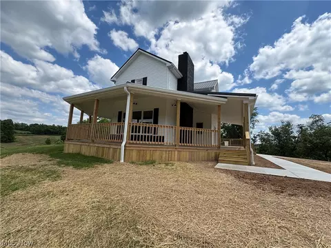 49628 Cain Ridge Rd, Clarington, OH 43915
