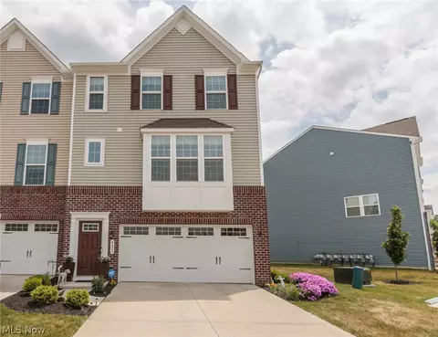 4033 N Steels Cir #31, Cuyahoga Falls, OH 44223