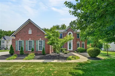 33999 Hickory Ct, Avon, OH 44011