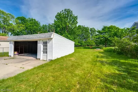 29800 Robert St, Wickliffe, OH 44092 photo 28
