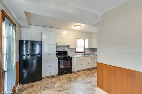 29800 Robert St, Wickliffe, OH 44092 photo 7
