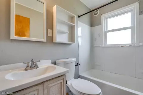 29800 Robert St, Wickliffe, OH 44092 photo 15