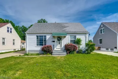 29800 Robert St, Wickliffe, OH 44092