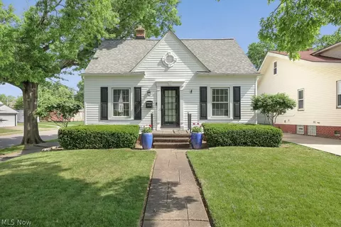 18236 Ponciana Ave, Cleveland, OH 44135