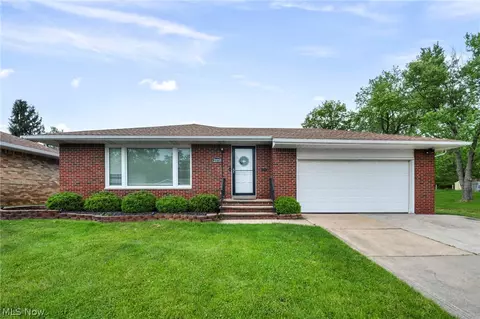 23733 Shurmer Dr, Warrensville Heights, OH 44128