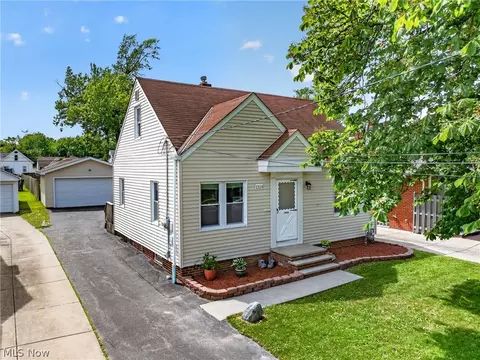 1324 Elmwood Rd, Mayfield Heights, OH 44124