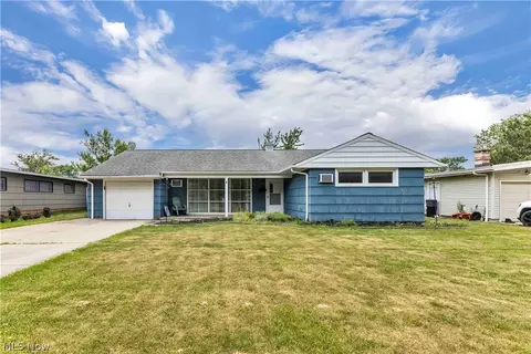 6674 Newbury Ln, Cleveland, OH 44130