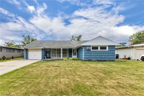 6674 Newbury Ln, Cleveland, OH 44130