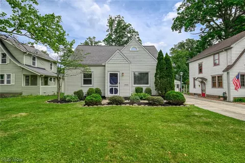 2225 16th St, Cuyahoga Falls, OH 44223