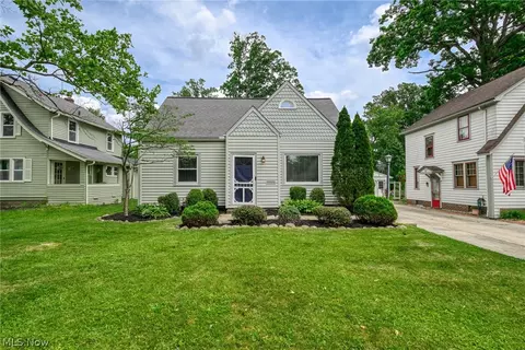 2225 16th St, Cuyahoga Falls, OH 44223