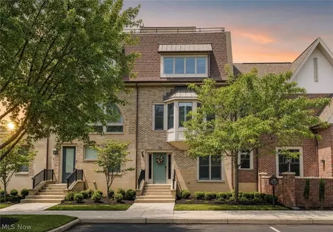128 Vine St #16A, Westlake, OH 44145