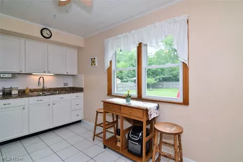 Kitchen - 711 E 256th St, Euclid, OH 44132 photo 3 of 4